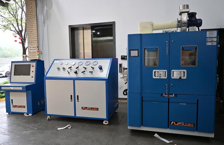 高低温爆破试验台