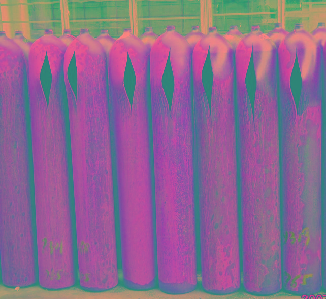 气瓶爆破试验后效果图