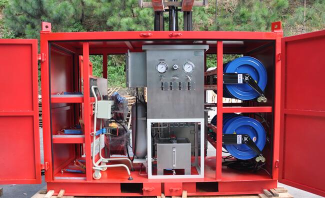 钻井节流阀控制台系统实拍图