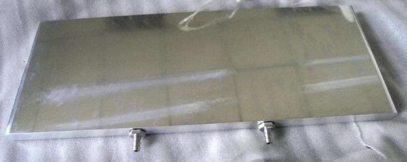 用于耐压爆破试验的汽车散热器(水冷板) 用于耐压爆破试验的汽车散热器(水冷板)