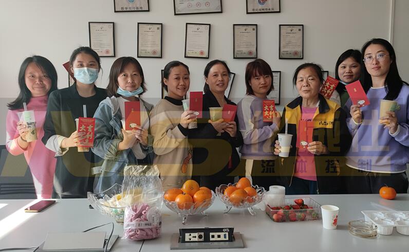 亿威仕-女同事3.8妇女节合影